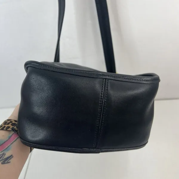 Coach Legacy Crossbody Bag Black Leather Vintage Janice‎ Ricardi-Desantos 9950 - Image 7