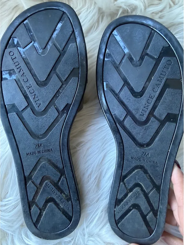 Vince Camuto Black Slide Sandals with Chunky Chain Detail Size 7M - Image 5