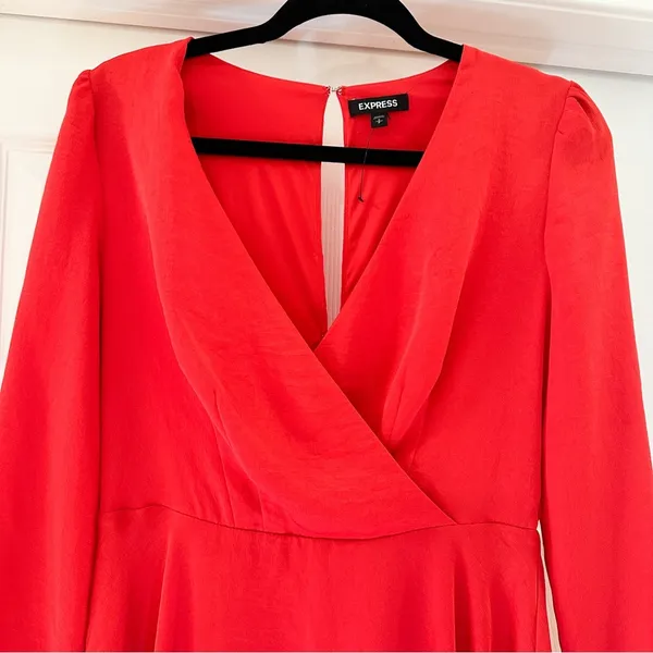 Express Satin Long Sleeve Surplice Fit and Flare Blouson mini Dress Red sz Small - Image 4