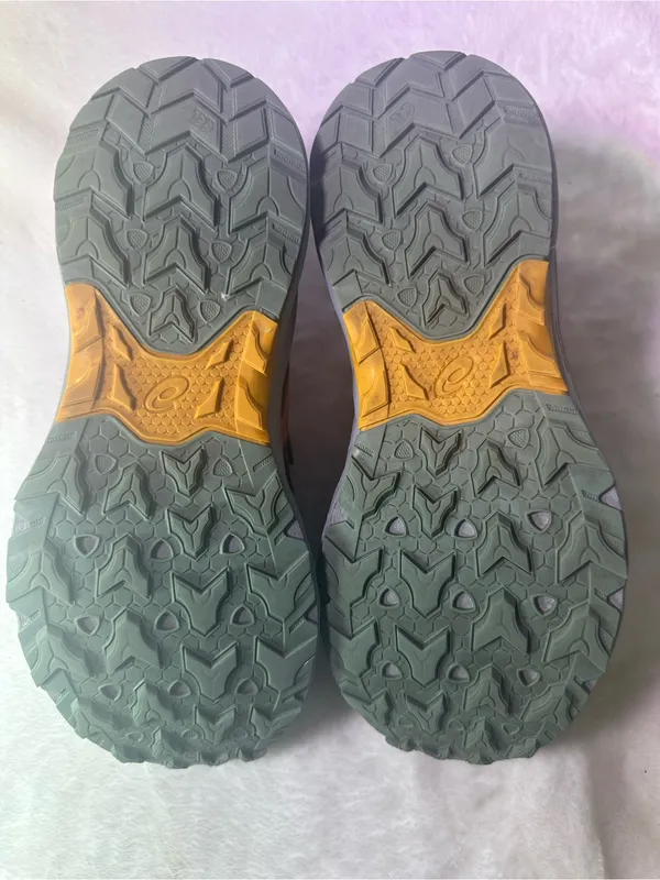 Asics Navy Running Shoe with Coral Stripes and Yellow-Green Outsole - Image 9