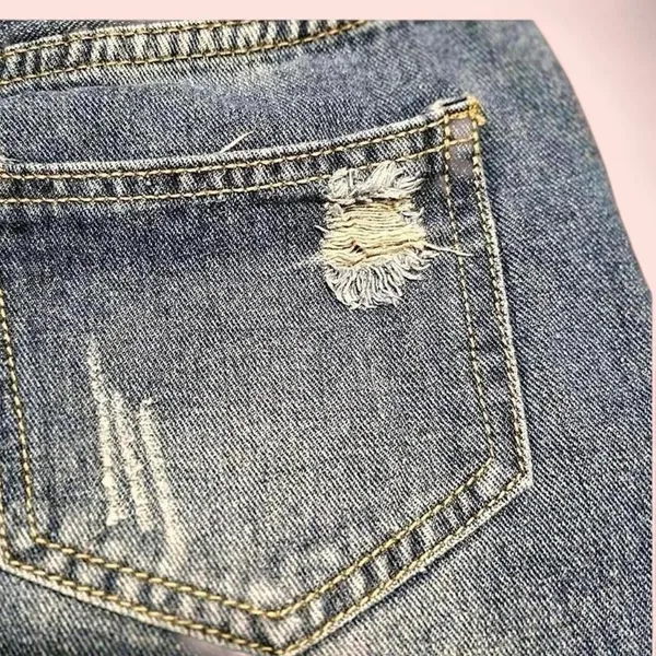 Source Unknown Women’s Distressed Dark Wash Denim Shorts 28 - Image 6