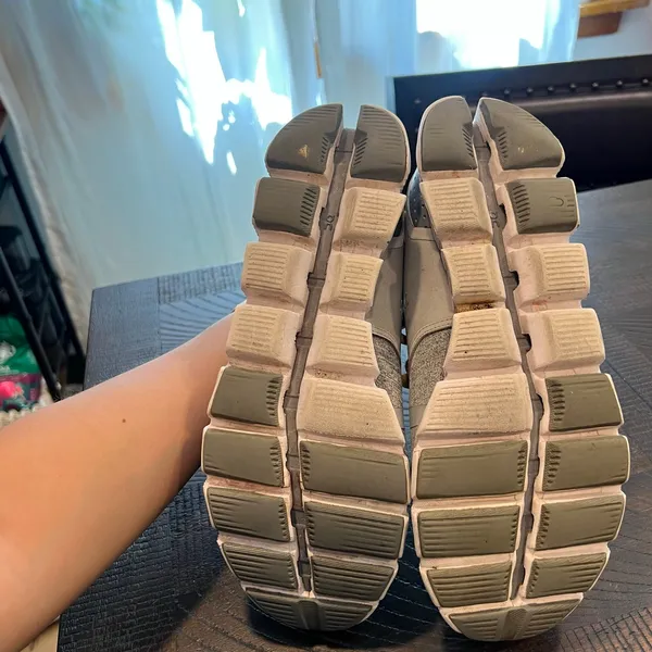 gray On Cloud 5 Terry sneakers 9.5 women - Image 6