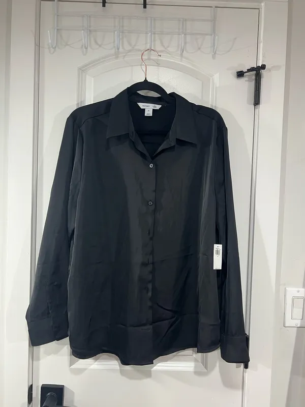 Old Navy Women’s Button up Top - Image 4
