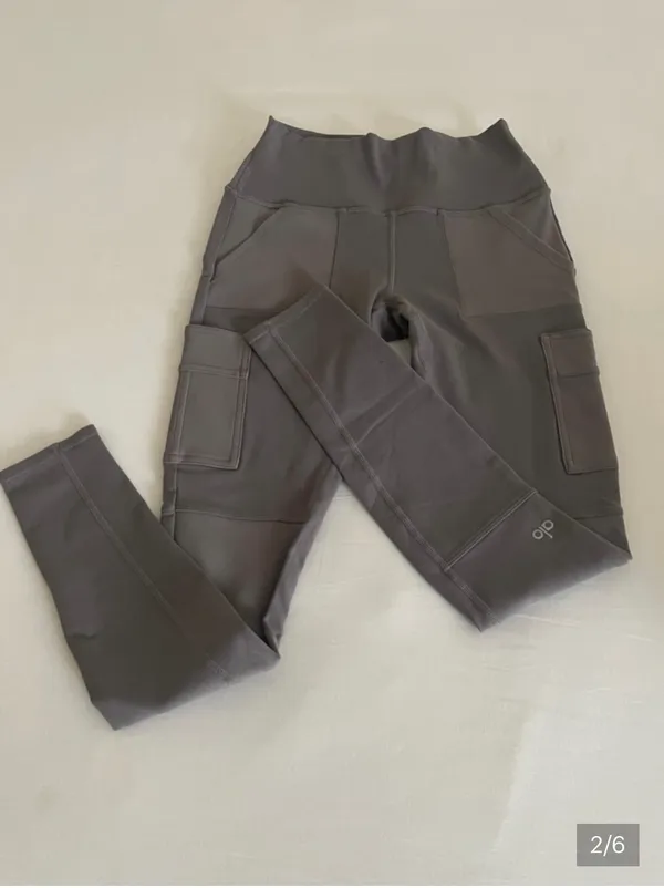 NEW Alo Yoga Moto Cargo Leggings - Dust Lavender/Slate Grey - Sz S (NWOT) - Image 2