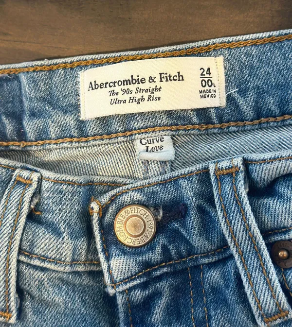Abercrombie 90’s Straight Ultra High Rise Curve Love Jeans - Image 2