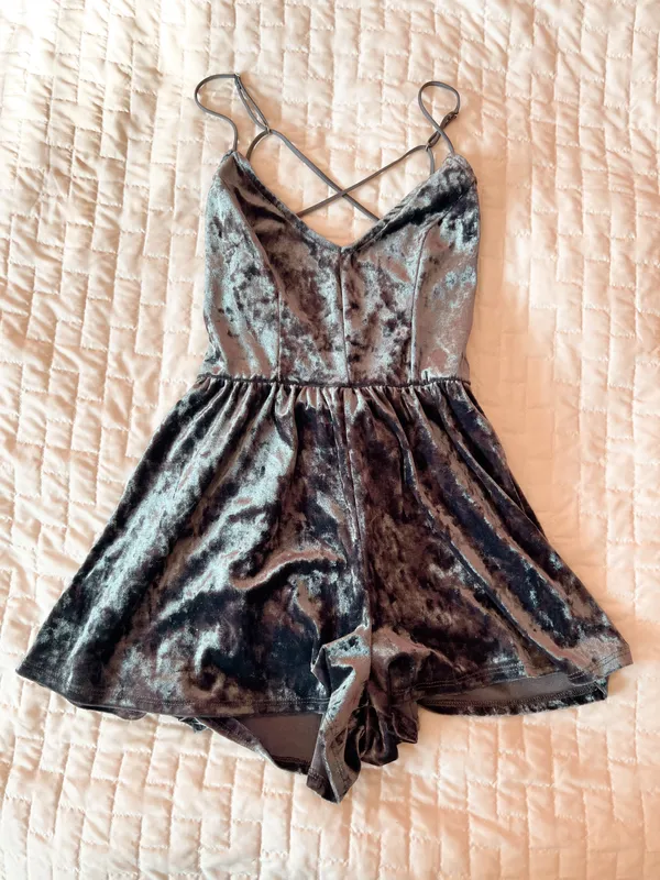 LA Hearts Pacsun Velvet Strappy Romper Size XS - Image 2