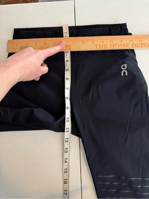 On Running Women Trail Tights Black Cropped Athletic Leggings‎ size small - Image 5