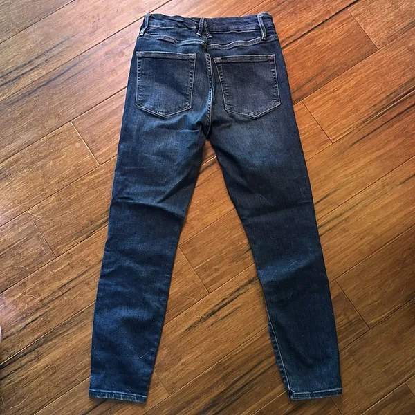 Good American Good Legs Crop Jeans 6/28 - Image 2