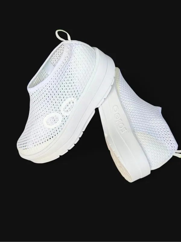 OOFOS OOmega Chukka White Slip On Recovery Sneakers Size 6 NIB - Image 2