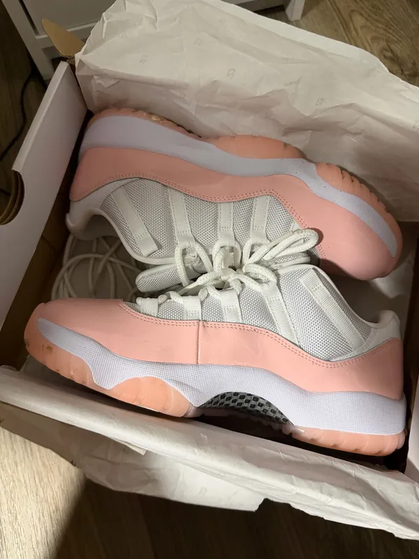 Jordan women’s Pink Size 10 - Image 2