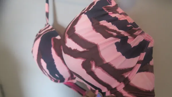 Victoria's Secret halter designed bikini bra top in pink, brown and black size 38C. - Image 8