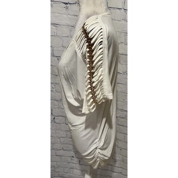 Madison Michelle V-neck white top with peek-a-boo chain link sleeves Size Large - Image 3