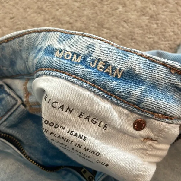 American Eagle mom jeans - Image 5
