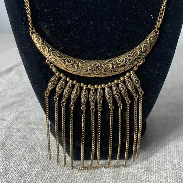 Paparazzi Fringe Fashion Brass Statement Necklace - Image 3
