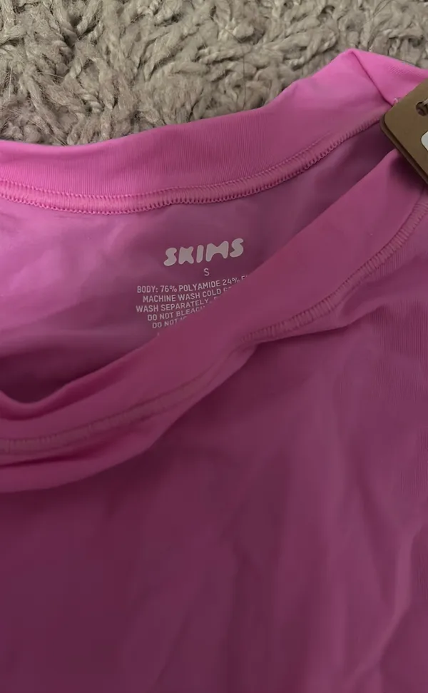 SKIMS fits everybody tee - Image 3
