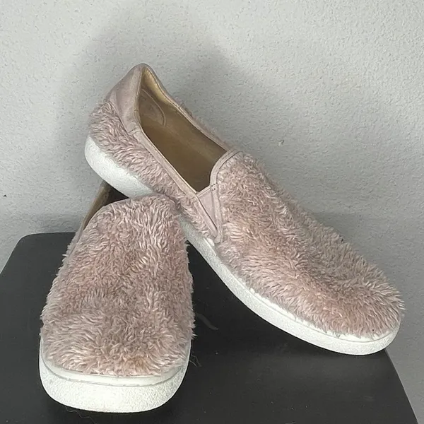 UGG‎ Fuzzy Shoes - Image 7