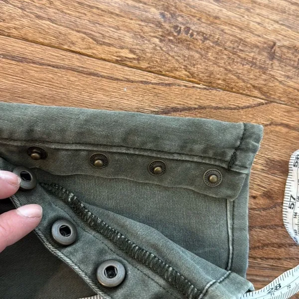 Abercrombie & Fitch olive mid rise seamed skinny pant size 28 - Image 7