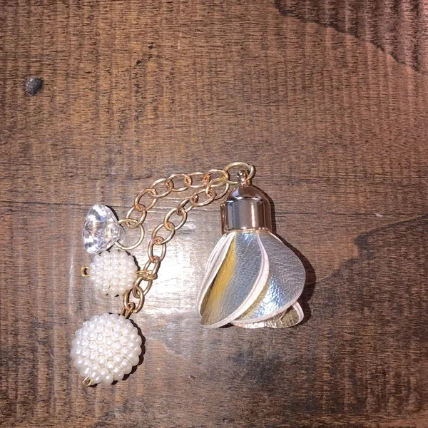 Hooks on purse or keychain- free with purchase - Image 3