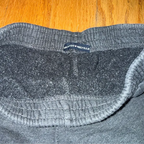 💜Brandy Melville Charcoal Grey Fleece-Lined Sweatshirt Collar - Image 2
