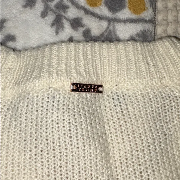 Ivanka Trump Cream Knit Sweater - Image 4