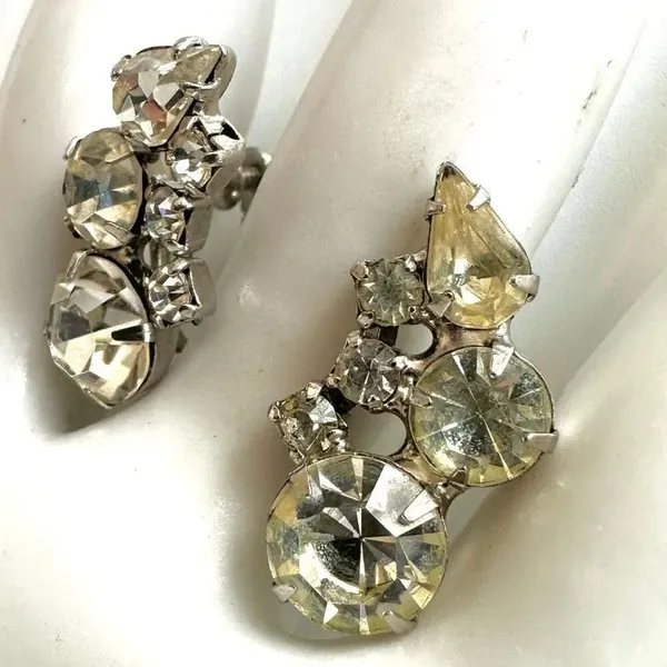 fantasy of jewels vintage rhinestone clip on earrings - Image 4