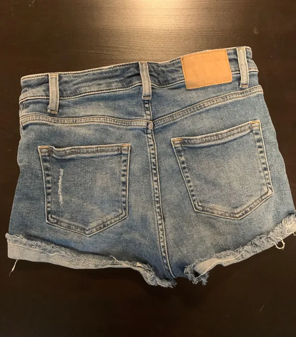 H&M High Waisted Short - Image 2