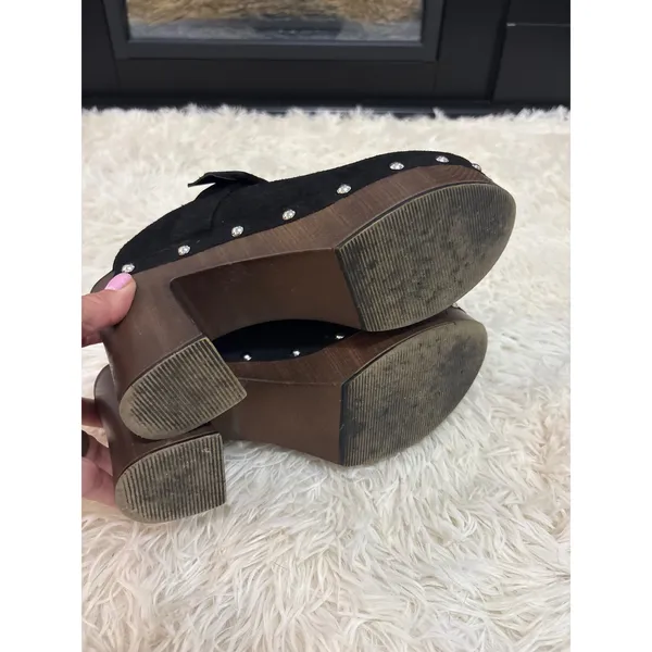 Sugar Black Suede Clogs Platform Studded‎ Heel 7.5M Brown Wood - Image 7