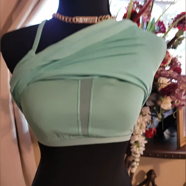 Lululemon tank top - Image 3