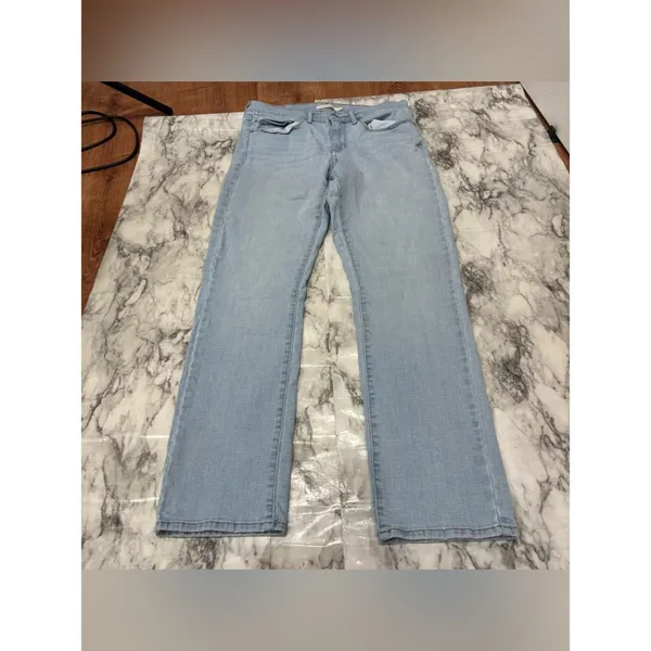 Levi’s classic straight light wash denim Jeans Blue size 10 casual western - Image 6