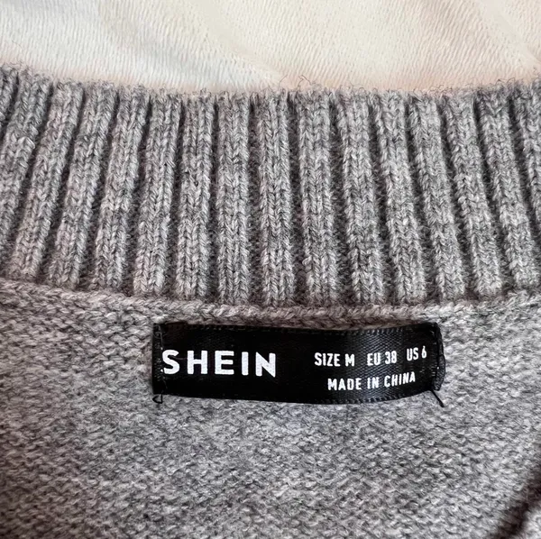 SheIn New  Solid Gray Oversized V-Neck Layering Sweater Vest Size Medium - Image 6