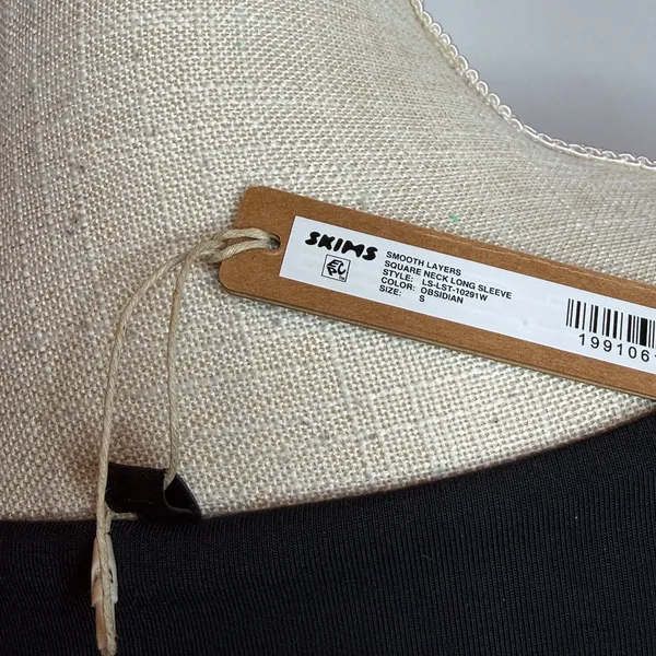 NWT Skims Smooth Layers Square Neck Long Sleeve Top - Image 5