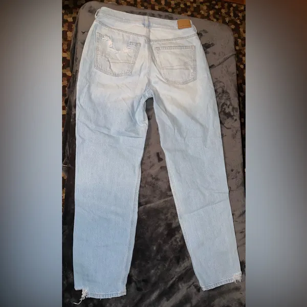 American Eagle Ripped Mom Jean Size 6 Regular - Image 10
