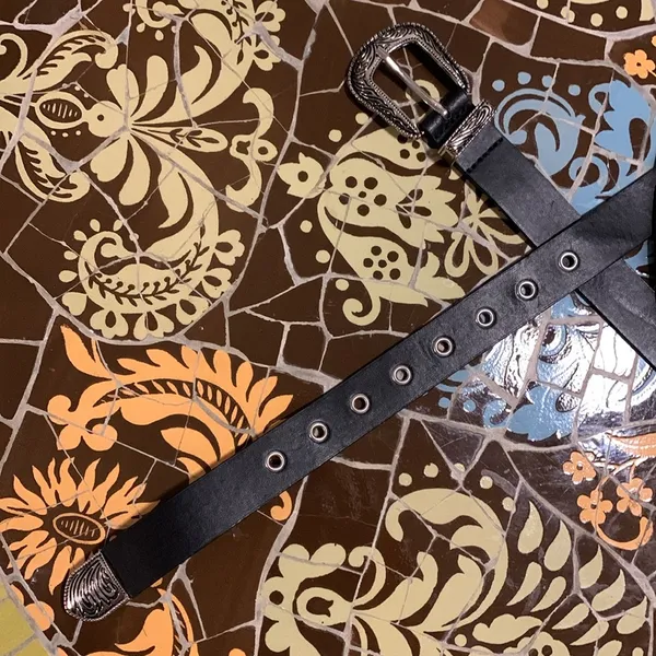 WESTERN FASHION Belt with Western Buckle. Sz: 7/28” - Image 3