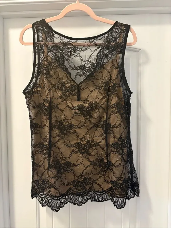 LOFT Black Lace Overlay Tank with Nude Lining Scalloped Edge Size 14 Y2K - Image 3