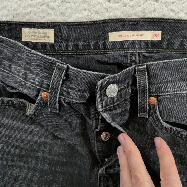 Levis Premium Wedgie‎ Straight Jeans Black Distressed Raw Hem 28x28 34964-0146 - Image 3