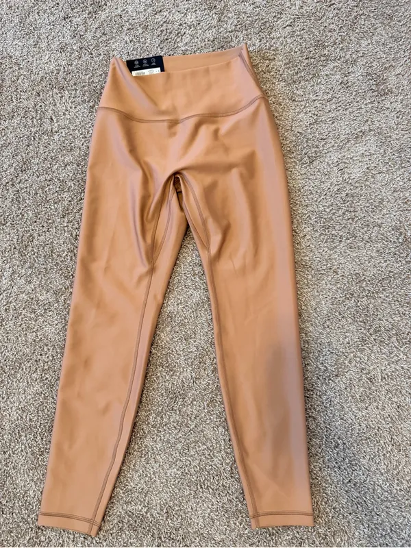 Aritzia Golden Cheeky Infinite Hi-Rise 26" Legging Chocolate Mousse size 8 NWT - Image 8