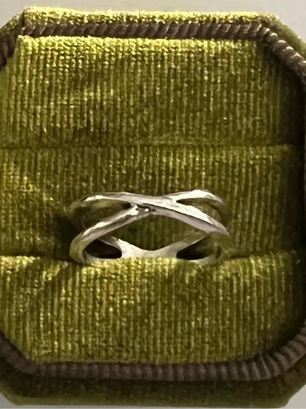 Elegant Design Stainless Steel Silver Wrap Detailing Statement Ring Size 6 - Image 2