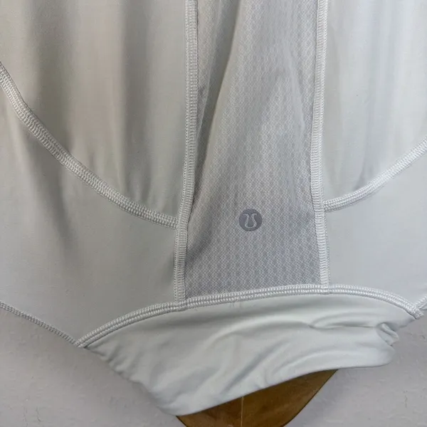Lululemon women's 10 Run Dash Pullover Quarter Zip White Mesh Pockets athletic - Image 8
