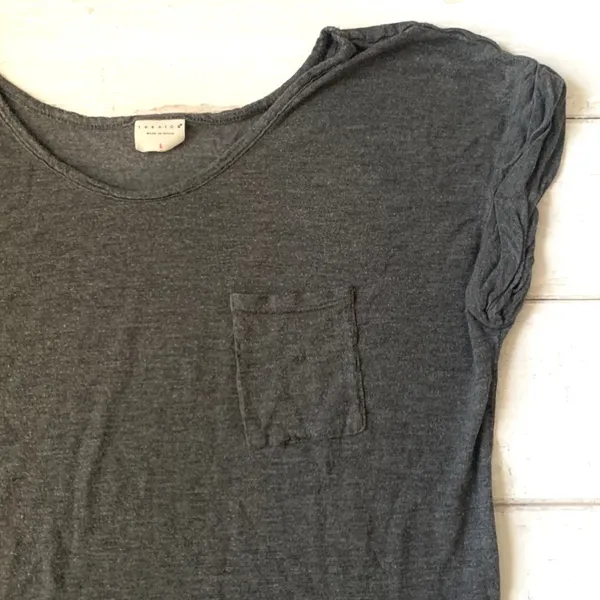 Women’s S/M Gray Pocket Tee Tresics Brand Short Sleeve Grey Shirt Size Small - Image 2