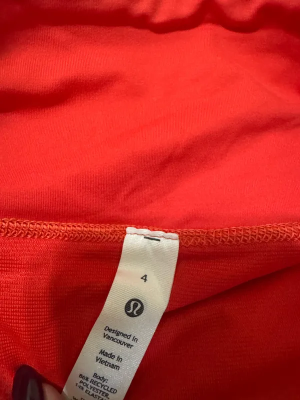 Lululemon Speed Up shorts 4” size 4 carnation red brand new - Image 4