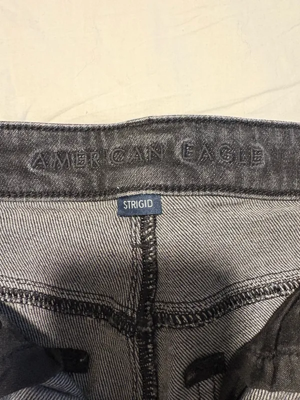 American Eagle Jeans - Image 3
