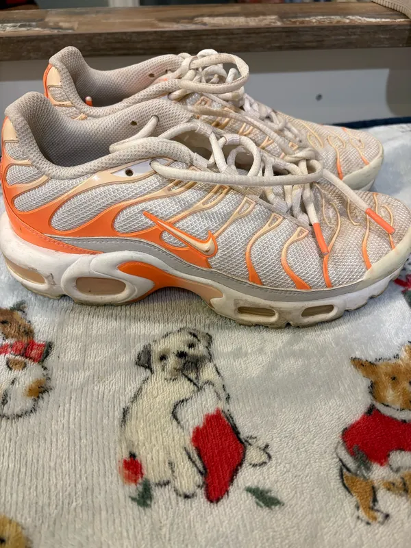 Nike Shoes - Image 2