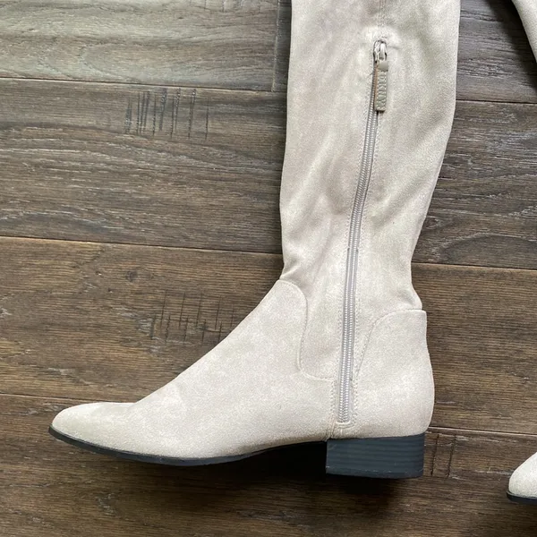 DKNY Over-the-Knee Boots Womens Sz 8 Grey Faux Suede Pointed Toe - Image 4