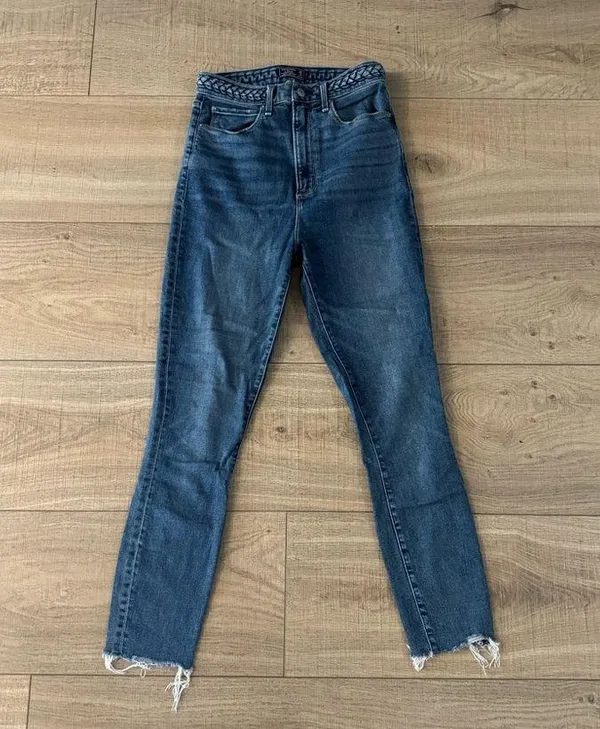 Abercrombie • Ultra High Rise Super Skinny Ankle High Rise Jeans - Image 2