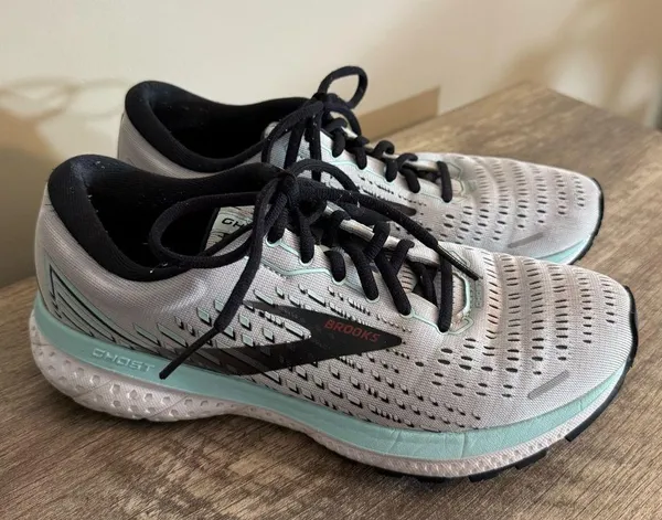 Brooks Ghost 13 Running Sneakers Gray Women’s Size 9.5 Lace Up - Image 2
