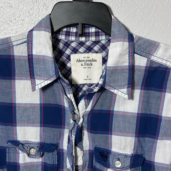 Abercrombie‎ & Fitch Women blue plaid button shirt size small - Image 3