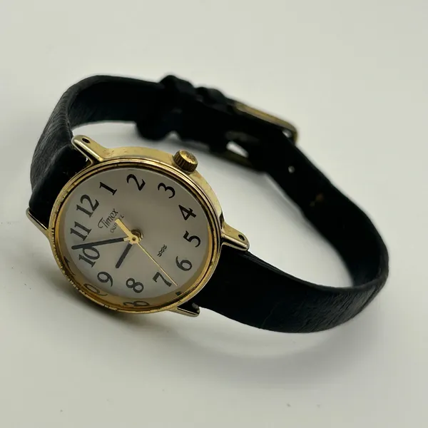 Vintage Timex Gold Tone Case Women’s Quartz Watch Working New Battery - Image 4