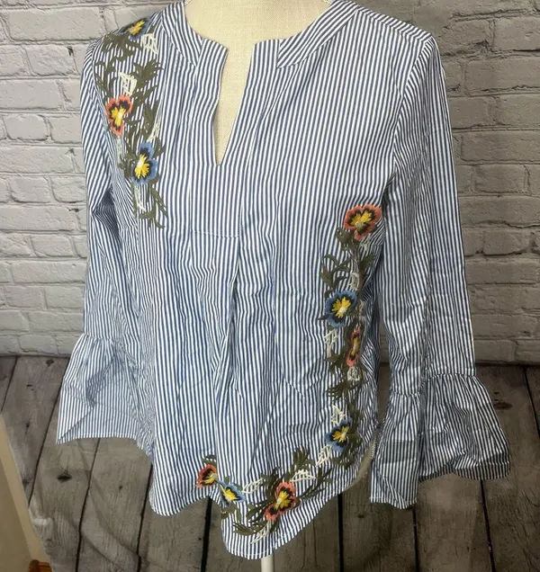 NWT Caslon puff sleeve embroidered blouse small - Image 11