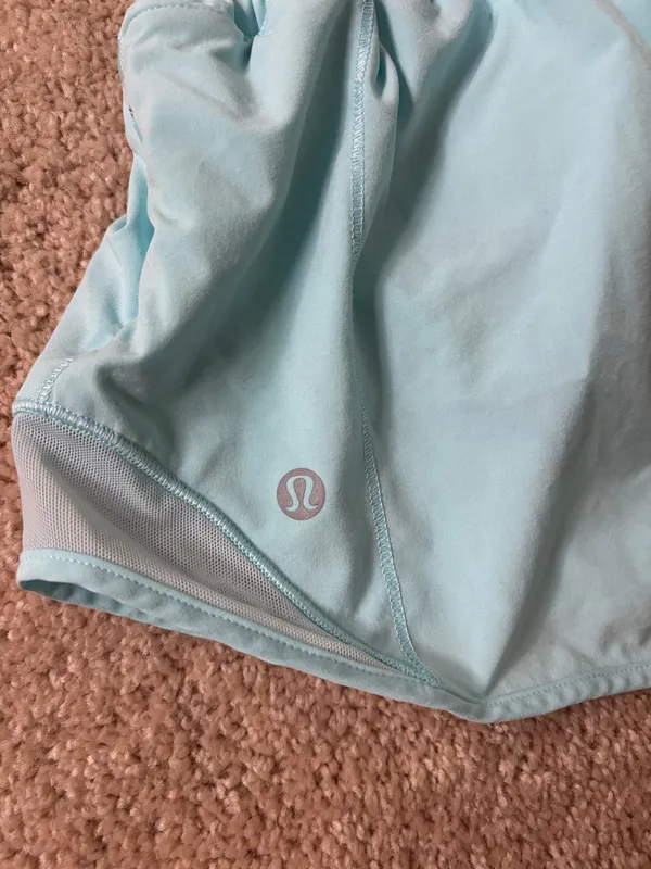 Lululemon Hotty Hot Low-Rise 2.5" Shorts - Image 3