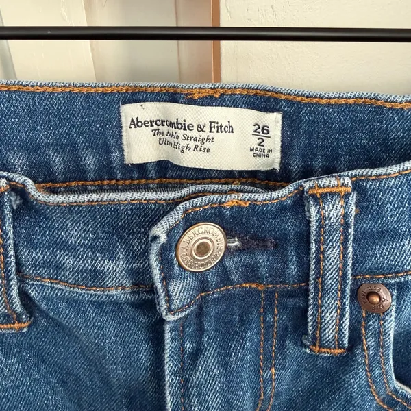 Abercrombie & Fitch Ultra High Rise Ankle Straight Jean - Image 7
